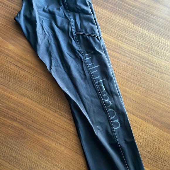 Lululemon Speed Up Tight *Logo - Picture 1 of 2
